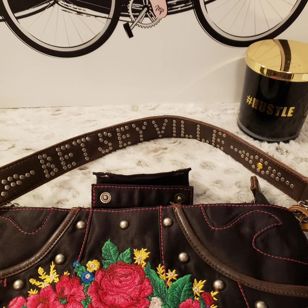 Amazing Rare Vintage Betsy Johnson Embroidered Crossbody Bag. - Picture 4 of 11